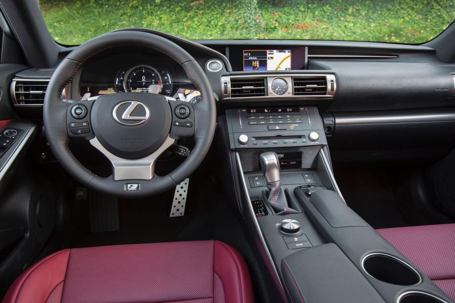 Интерьер Lexus IS300 AWD F-Sport 2015 года  (фото 46 из 48)